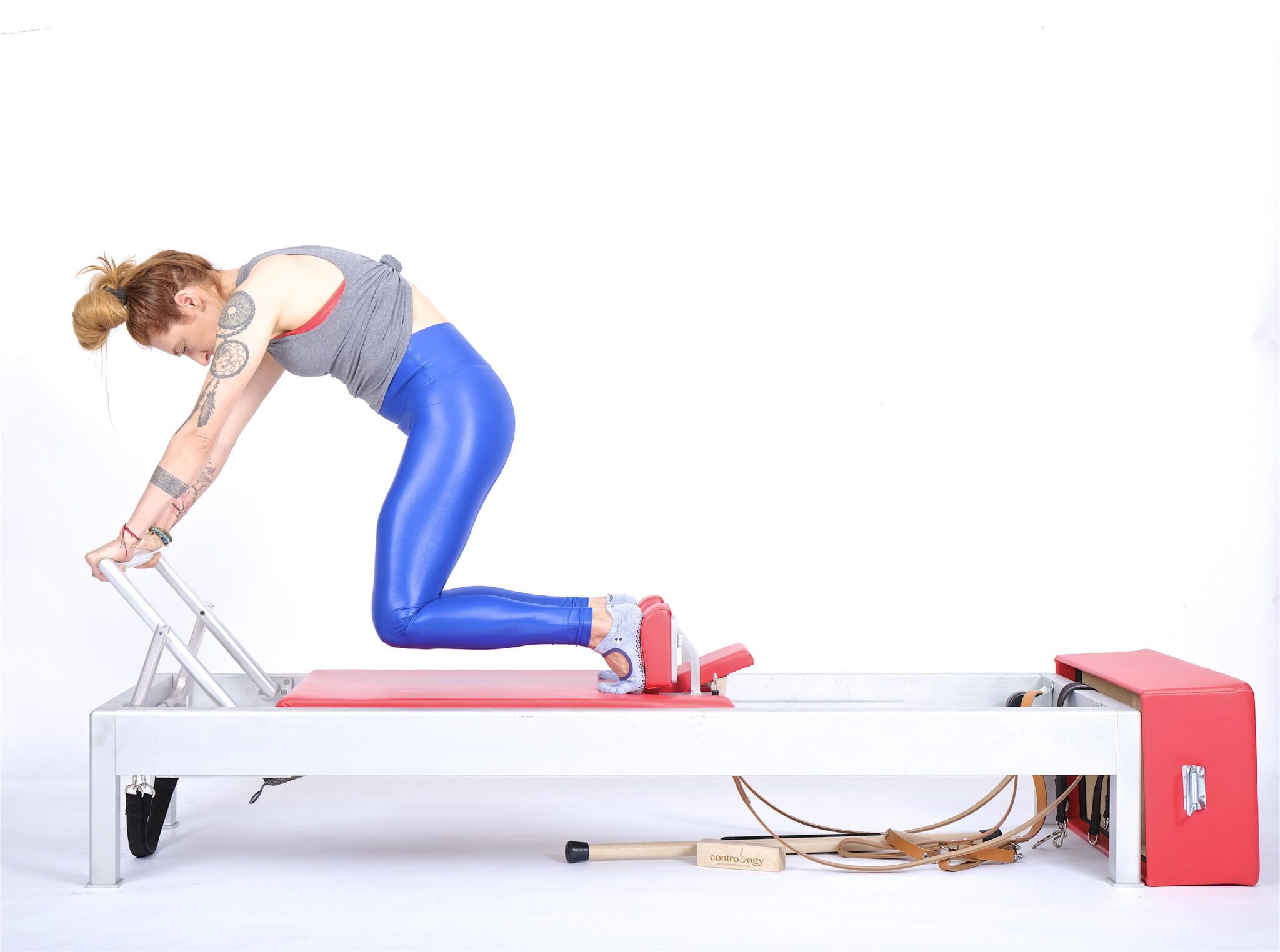 Knee Stretches Knees Off on the Reformer - Online Pilates Classes