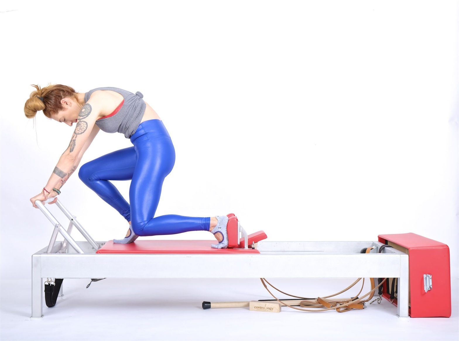 Knee Stretches Single Leg Knees Off Prep on the Reformer - Online Pilates Classes